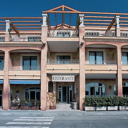 Hotel Del Porto Cannigione Eksteriør bilde